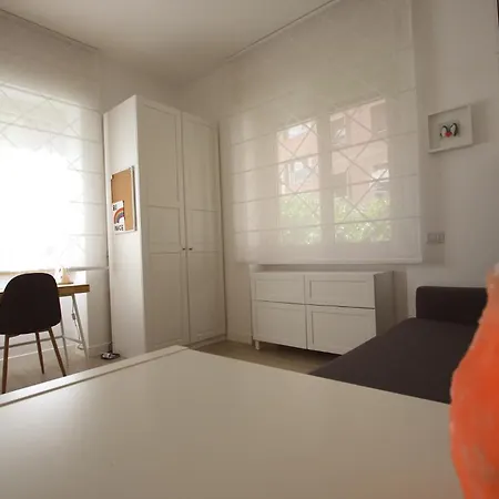 Tana House 公寓 *
