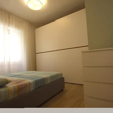 Tana House アパート